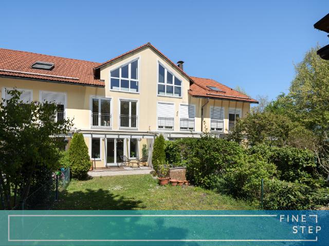 Ein familienfreundliches Haus mit außergewöhnlichem Grünblick, Garten und 2 TG Plätze nahe München
