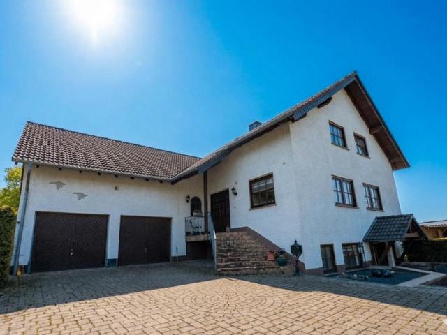 Ein Familienhaus mit Einliegerwohnung Provisionsfrei