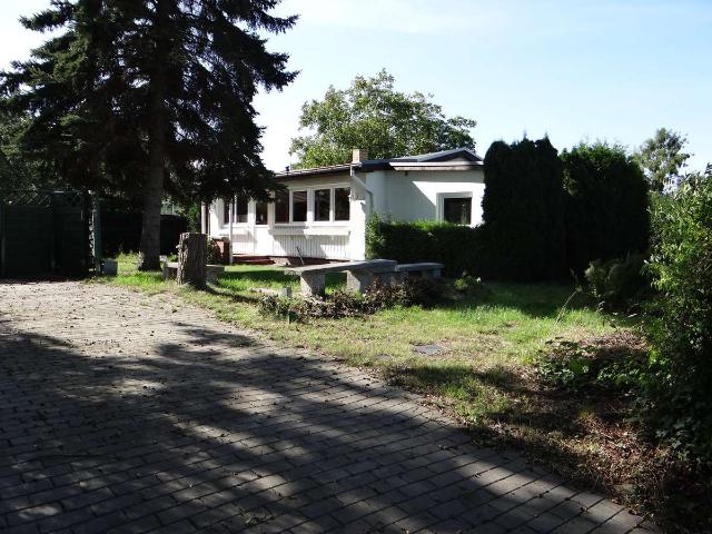 Ein Ferienhaus am Feldrand mit tollem Blick