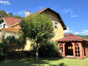 Ein kleines Haus mit großem Herz – samt Gartenparadies