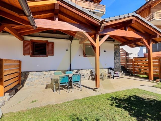Ein kleines Paradies zwischen Terrasse, Garten und den Alpengipfeln!