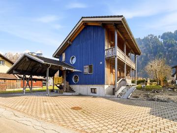 EIN HAUCH SKANDINAVIEN IM KANTON SCHWYZ 8.5 ZIMMERHAUS