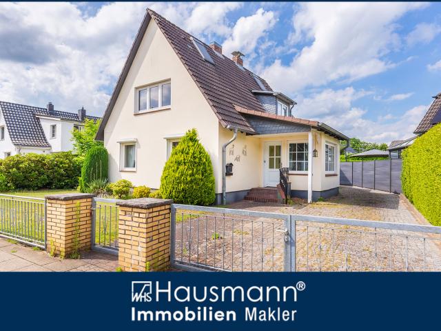 Ein Haus – viele Möglichkeiten: Großzügiges Ein /Zweifamilienhaus in Norderstedt Glashütte!