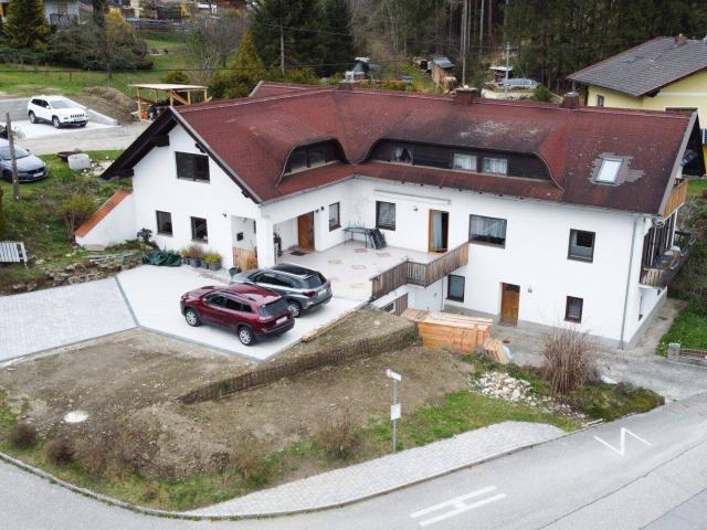 Ein Haus, viele Möglichkeiten – Großzügiges Mehrparteienhaus in idyllischer Lage in Pusarnitz