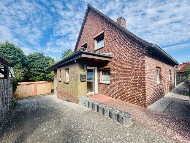 Ein Haus voller Möglichkeiten und viel Platz für Ihre Visionen Einfamilienhaus in Stade