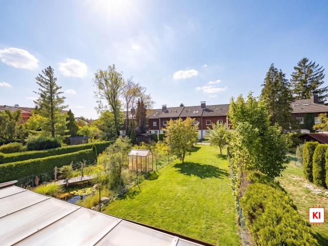 Ein Haus zum Verlieben Attraktives Reihenhaus mit ausgebautem Dachgeschoss und sonnigem Garten