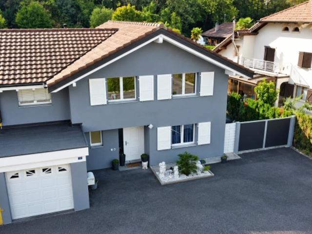 Ein Haus, das für das Familienleben zwischen See und Bergen konzipiert wurde!