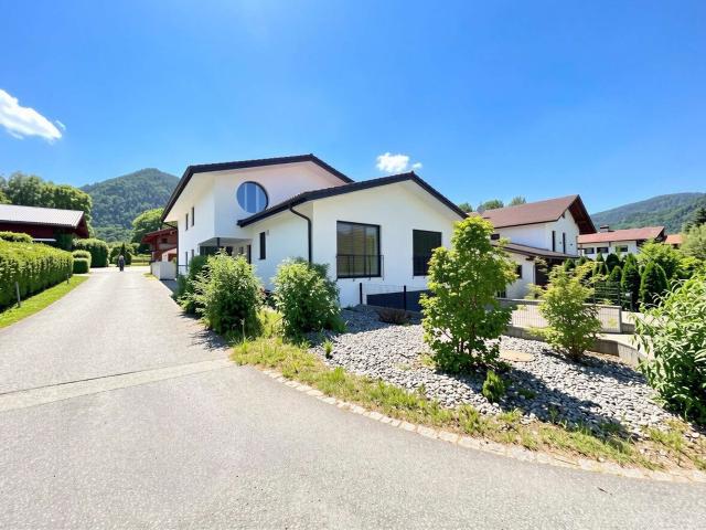 Ein Haus, drei Wohnwelten – exklusives Architektenhaus mit Bergblick