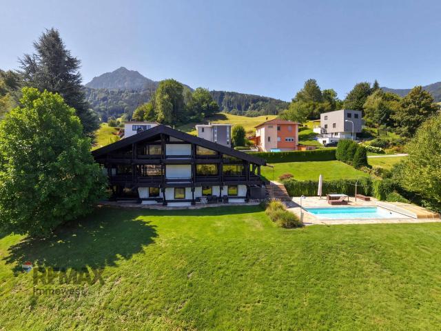 EIN HAUS FÜR MENSCHEN, DIE DAS BESONDERE ZU SCHÄTZEN WISSEN WOHNEN MIT POOL & PANORAMABLICK