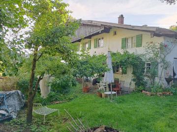 Ein Haus mit Charakter: Denkmalgeschütztes Schmuckstück in idyllischer Lage von Irsee