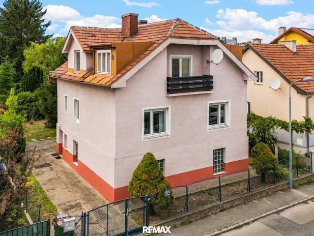 Ein Haus mit Geschichte. und viel Raum für neue Ideen!