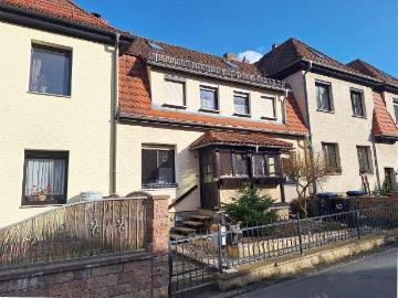 Ein Haus mit Geschichte, Charakter und Raum für Ideen