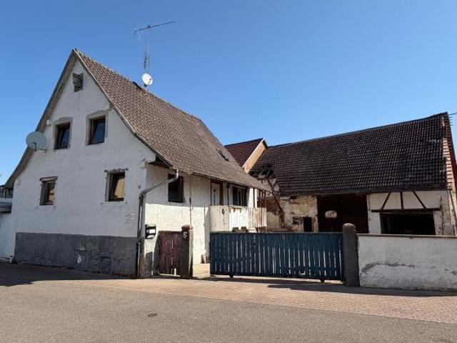 Ein Haus mit Potential: Sanierungsobjekt mit zusätzlichem Nebengebäude