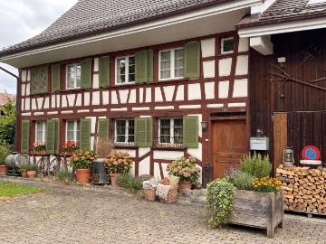 Ein historisches gut unterhaltenes Riegelhaus im Thurgau sucht eine neue Familie