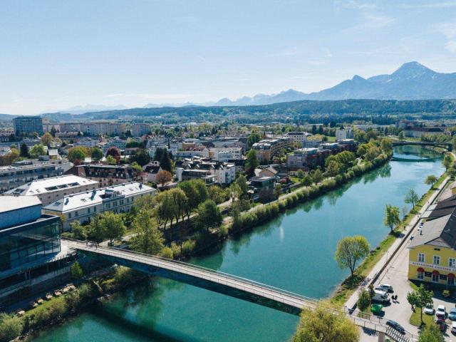 Ein Juwel über den Dächern von Villach – wo historische Architektur auf modernes Luxuswohnen und traumhafte Aussicht trifft