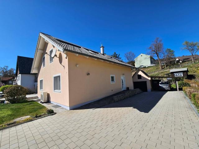 Ein oder Zweifamilienhaus in bester Wohnqualität mit Garten und Carport in Toplage!