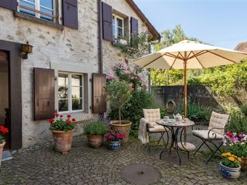 Ein Ort des Friedens im Herzen des Dorfes – mit privatem Innenhof