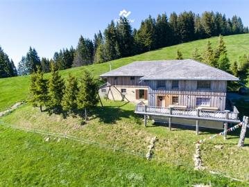 Ein Ort über den Wolken Einzigartige Berghütte am Fuchses Schwyberg