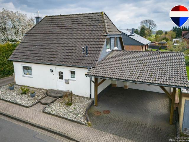 Ein Ort zum Ankommen – gepflegtes Einfamilienhaus mit Kamin, großem Garten und PV Anlage