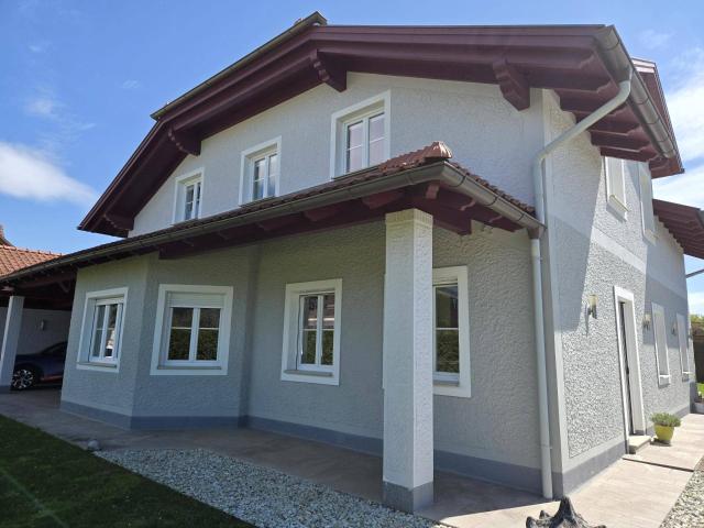 Ein Ort zum Glücklichsein Charmantes Einfamilienhaus mit Pool, Sauna, Doppelgarage, Carport und sonnigem Garten