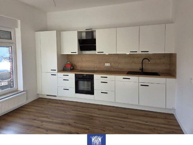 Ein Lieblingsplatz mit Terrasse fÃ¼r die ganze Familie! EinbaukÃ¼che und Pkw Stellplatz!