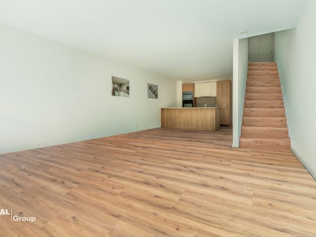 Ein modulares Doppelhaus, das Privatleben und berufliche Tätigkeit vereint
