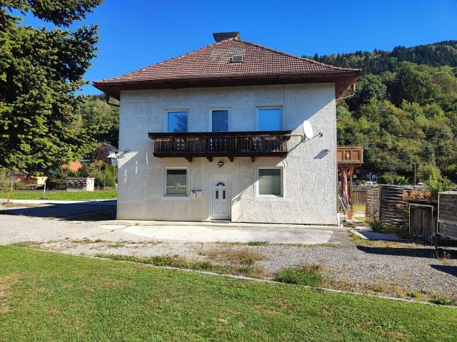 Ein /Mehrfamilienhaus, gewerbliche Nutzung/Garagenpark möglich