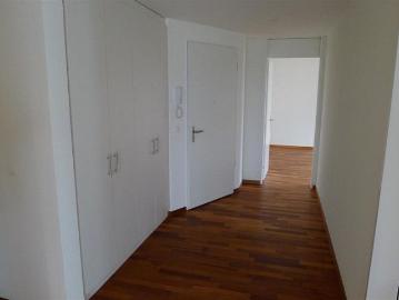 Ein sonniges Zuhause mit unmittelbarem Bahnanschluss