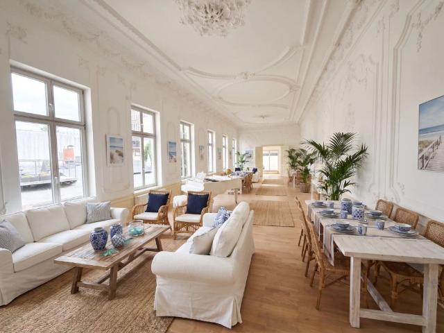 Ein Saal, der einen zur Ruhe bringt: der Spiegelsaal in der Stralsunder Altstadt