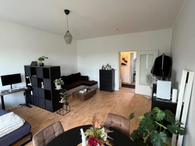 Ein schönes Ein Schlafzimmer Apartment mit Balkon in Tempelhof Schöneberg Teikeweg für den Monat November