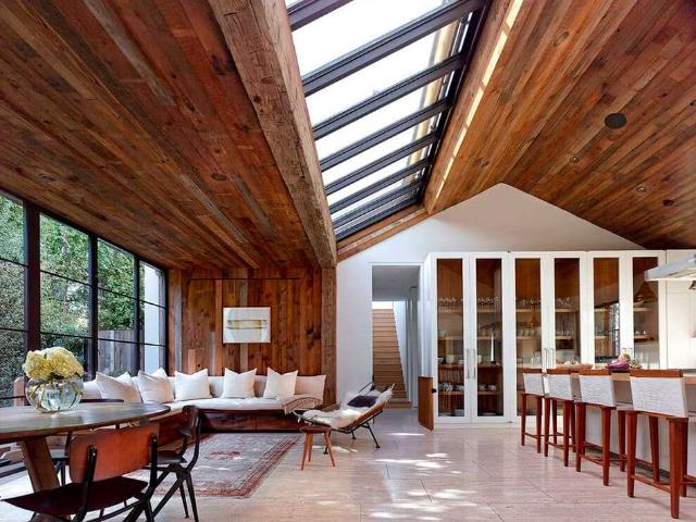 EIN SELTENES INVESTMENT Drei Gebäude, sechs Unterkünfte im Midcentury Design