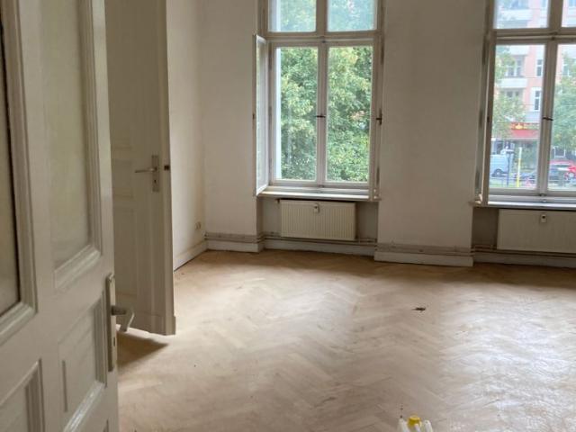 Ein Stück Altbaugeschichte – frisch hergerichtet und bereit für ein neues Zuhause!