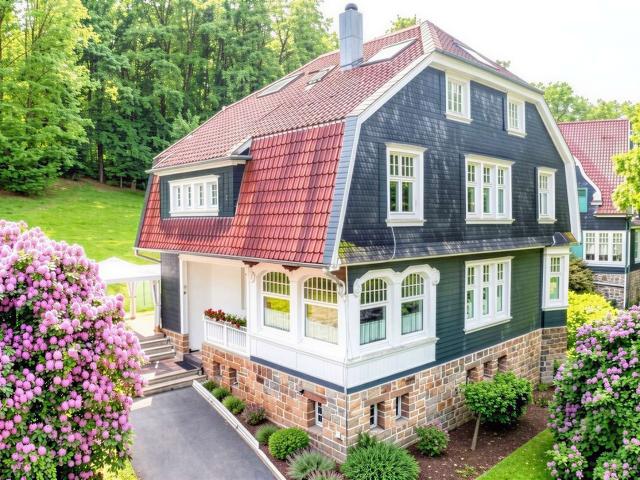 Ein Stück bergische Geschichte: Denkmalgeschützte Villa mit drei Wohneinheiten
