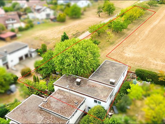 Ein Stück Freiheit am Ortsrand – Haus mit angrenzender Wiese