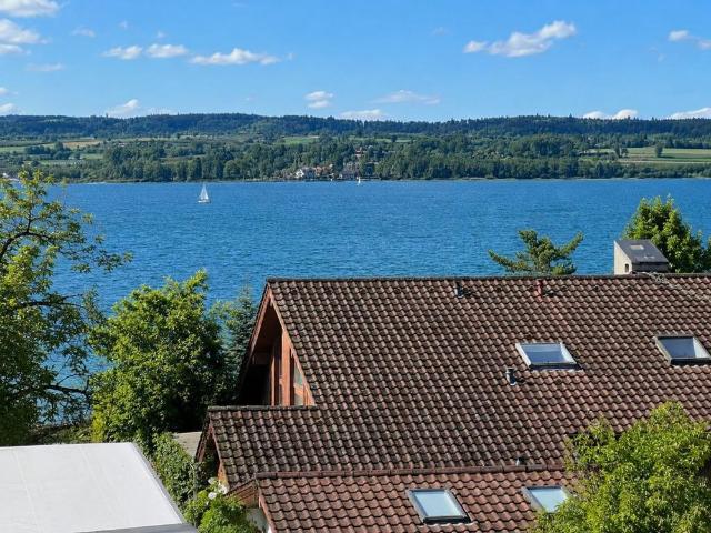 Ein Steinwurf bis zum See. Wohnung mit Seesicht in TOP Lage!