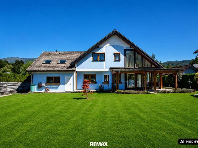 Ein Paradies für die ganze Familie – Großzügiges Wohnglück mit Doppelgarage, Pool und Nebengebäude