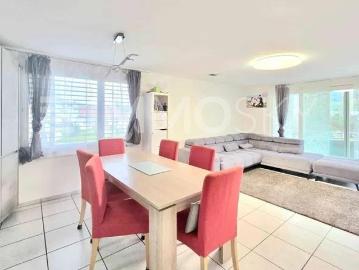 Bezirk Kulm, Aargau - Parkplatz, Balkon