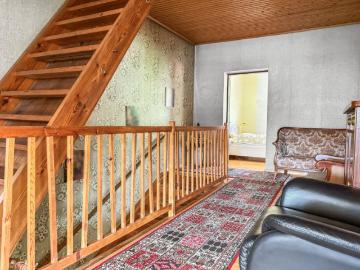 Ein Platz für große Träume: Haus mit großem Grundstück, Waldstück & Lagerhalle in Wiesen