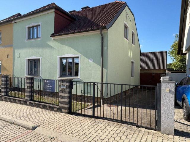 Ein Rohdiamant in Laa – 5 Zimmer, eigener Garten & Garage
