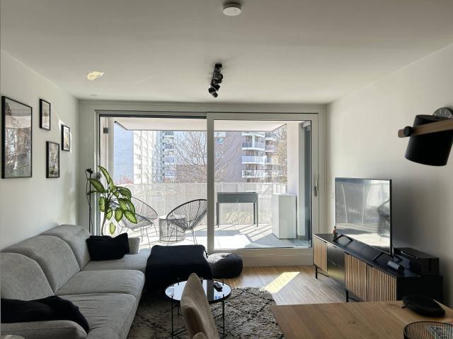 Ein Wohnjuwel zum Einzug bereit, 3 Zimmer mit Balkon Blick zum Schrickpark, Nähe U 1