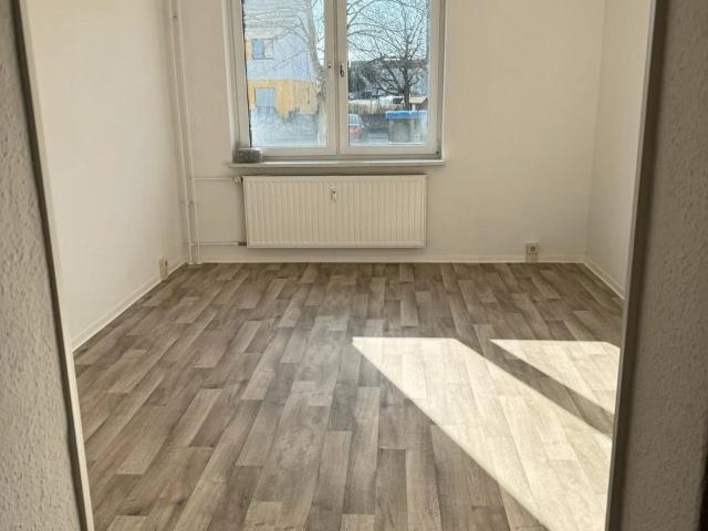 Ein Tolles WG Zimmer NUR EIN ZIMMER NICHT DIE GANZE WOHNUNG!