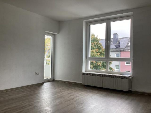 Ein tolles Wohngefühl: 3 Zimmer Wohnung mit Balkon in Stadtnähe