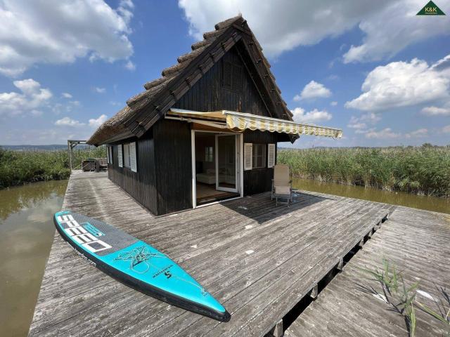 EIN TRAUM ALLEINRUHELAGE UNEINSEHBAR IM NEUSIEDLER SEE AUF PACHTGRUND MIT YACHTHAFEN BOOTSANLEGEPLATZ