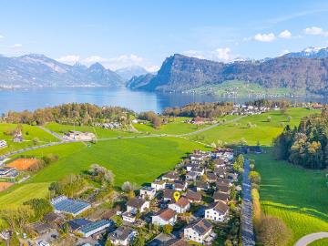 Ein Zuhause zwischen See und Bergen