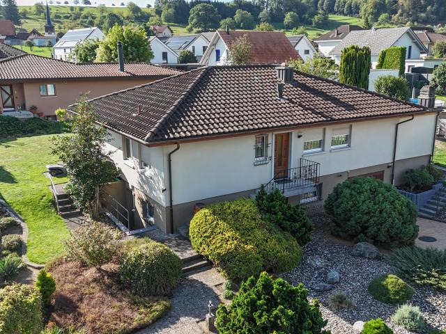 Ein Zuhause zum Geniessen 5 Zimmer Einfamilienhaus mit Wintergarten & viel Grünfläche