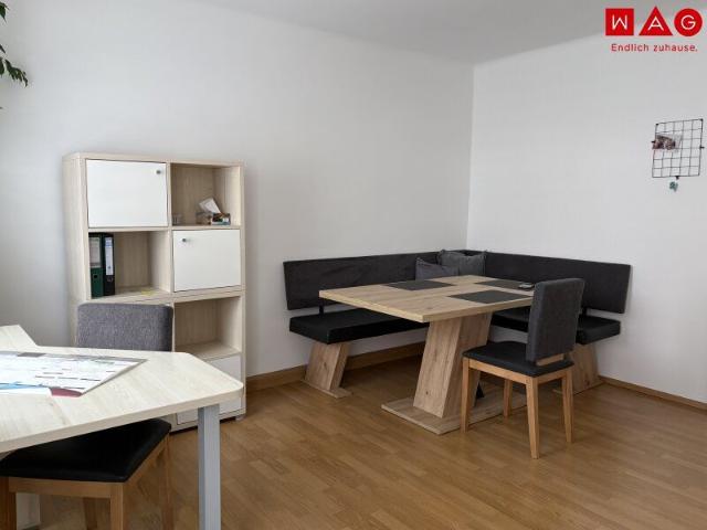 Ein Zuhause zum Verlieben: gelungene Raumaufteilung und freundliche Atmosphäre schaffen ideale Wohnqualität! Helle 3 Zimmer Wohnung in ruhiger Grünlage ab November verfügbar!