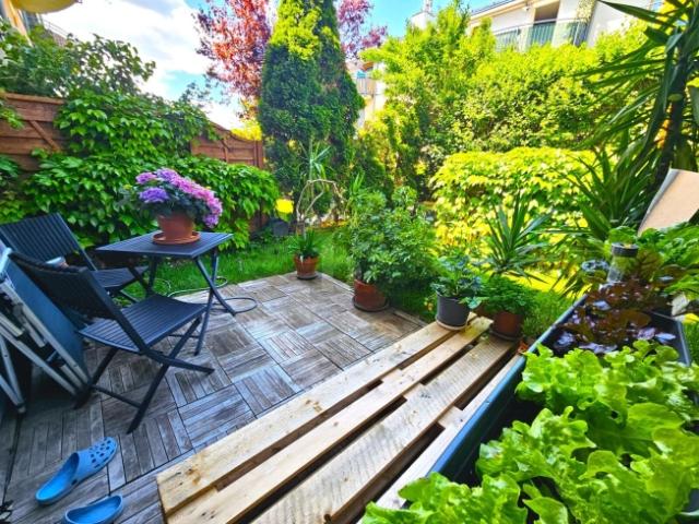 EIN ZUHAUSE, DAS MEHR IST ALS VIER WÄNDE MIT EIGENEM GARTEN