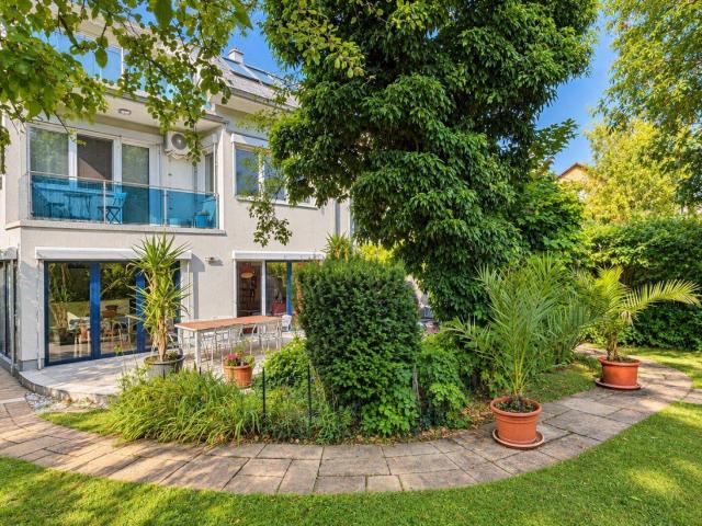 EIN ZUHAUSE FÜR ALLE GENERATIONEN! Traumhafter Familiengrundriss, privates Gartenparadies mit Pool & Poolhaus | ZELLMANN IMMOBILIEN