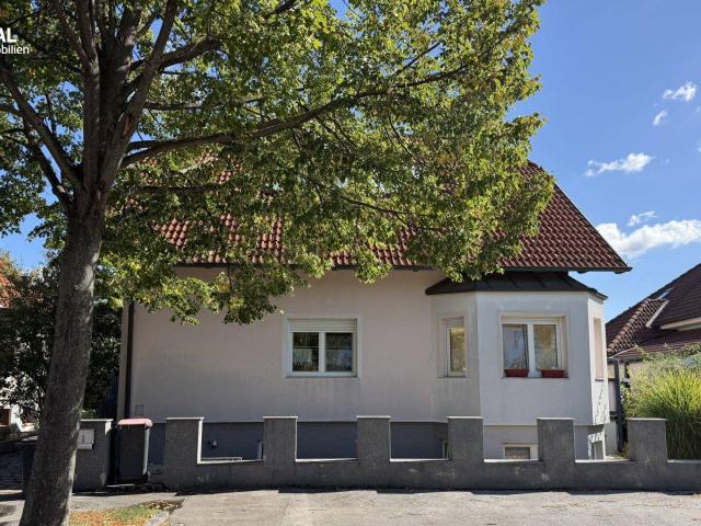 Ein Zuhause für die ganze Familie – mit Garten, Keller, viel Platz und ganz viel Potenzial