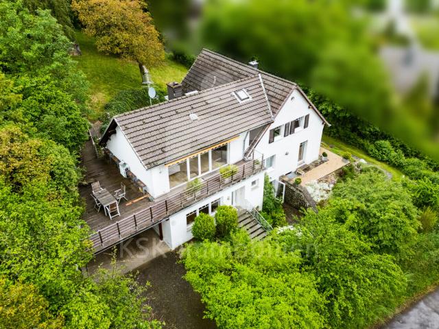 Ein Zuhause für mehrere Generationen! Einfamilienhaus mit Einliegerwohnung und großem Grundstück